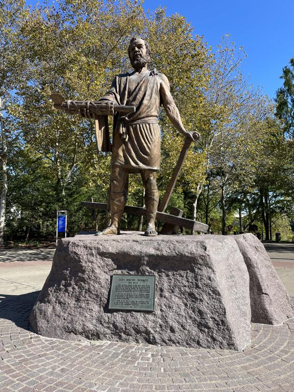 Lucius Quintus Cincinnatus Statue